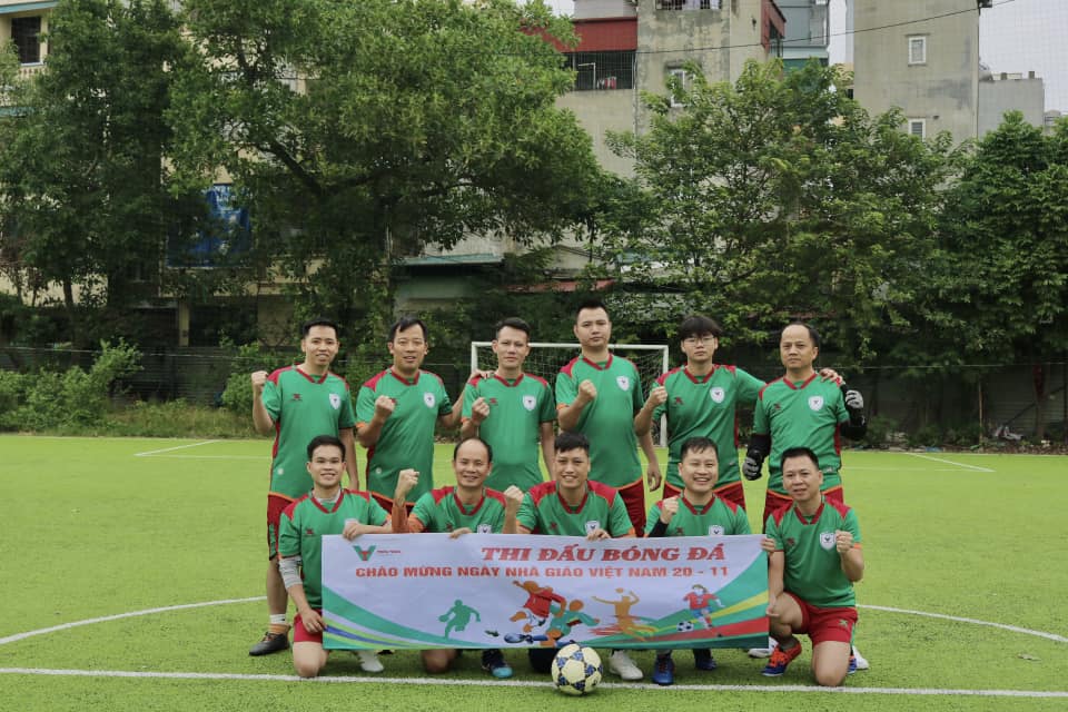 Chung kết bóng đá - Chuỗi hoạt động Hội trại “GO GREEN” chào mừng Ngày Nhà giáo Việt Nam_3