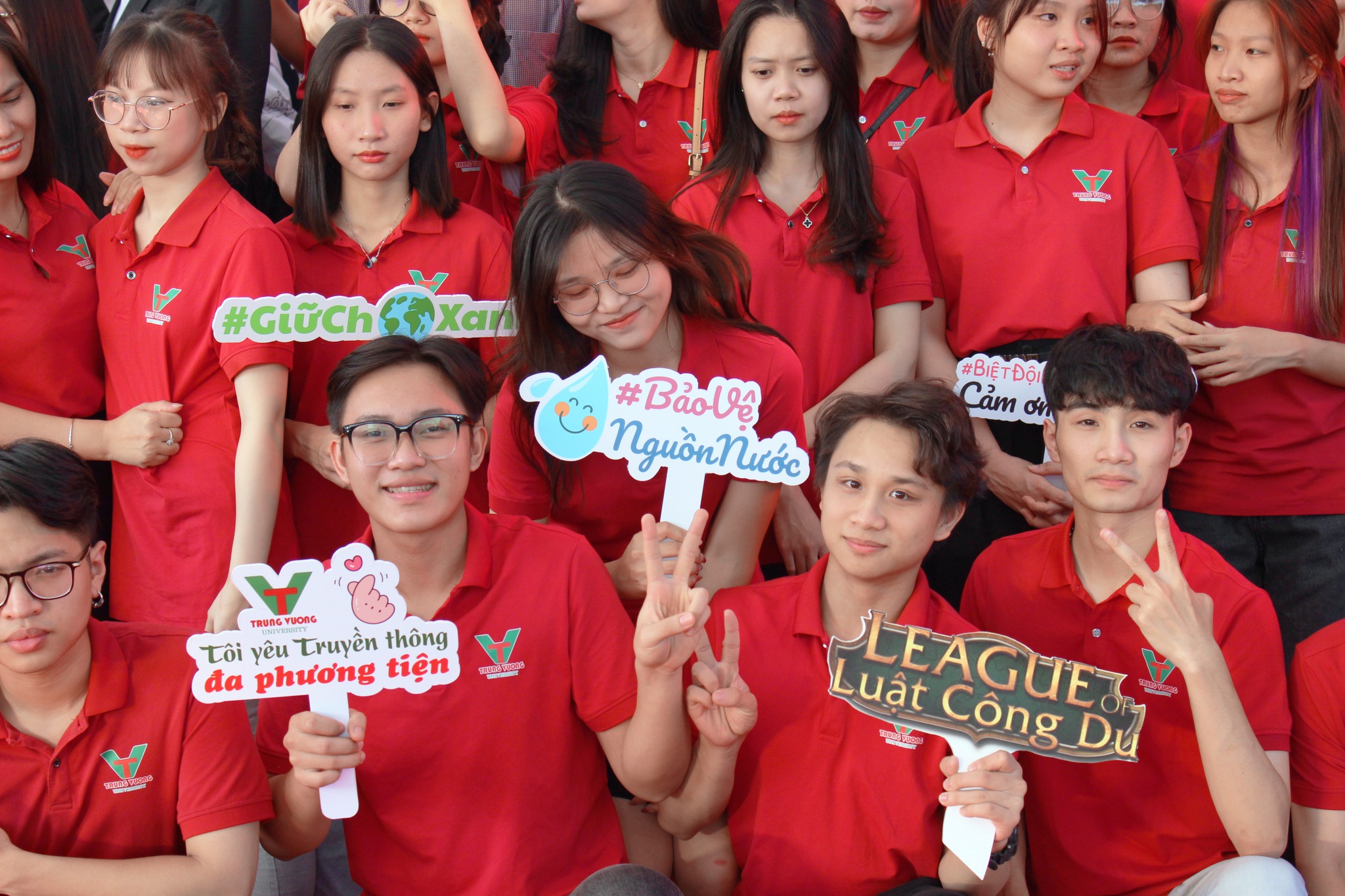 Sinh viên Truyền thông tạo nhiều dấu ấn trong cuộc thi thiết kế trại do trường Đại học Trưng Vương tổ chức cùng chuỗi hoạt động kỷ niệm Ngày nhà giáo Việt Nam 20/11_9