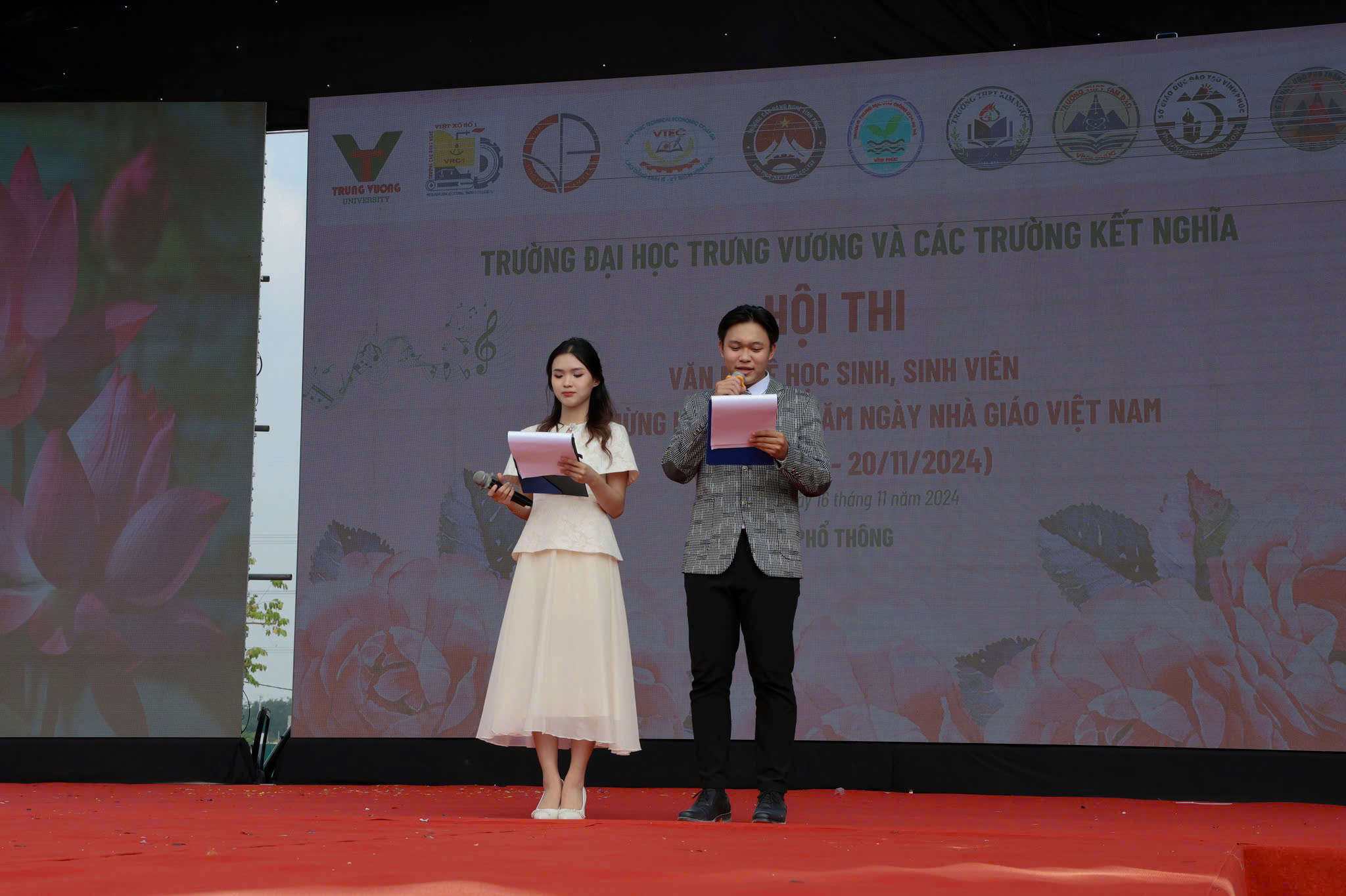 Đức Dương và Minh Giang: Sinh viên Truyền thông đa phương tiện với bước đầu thử sức làm MC