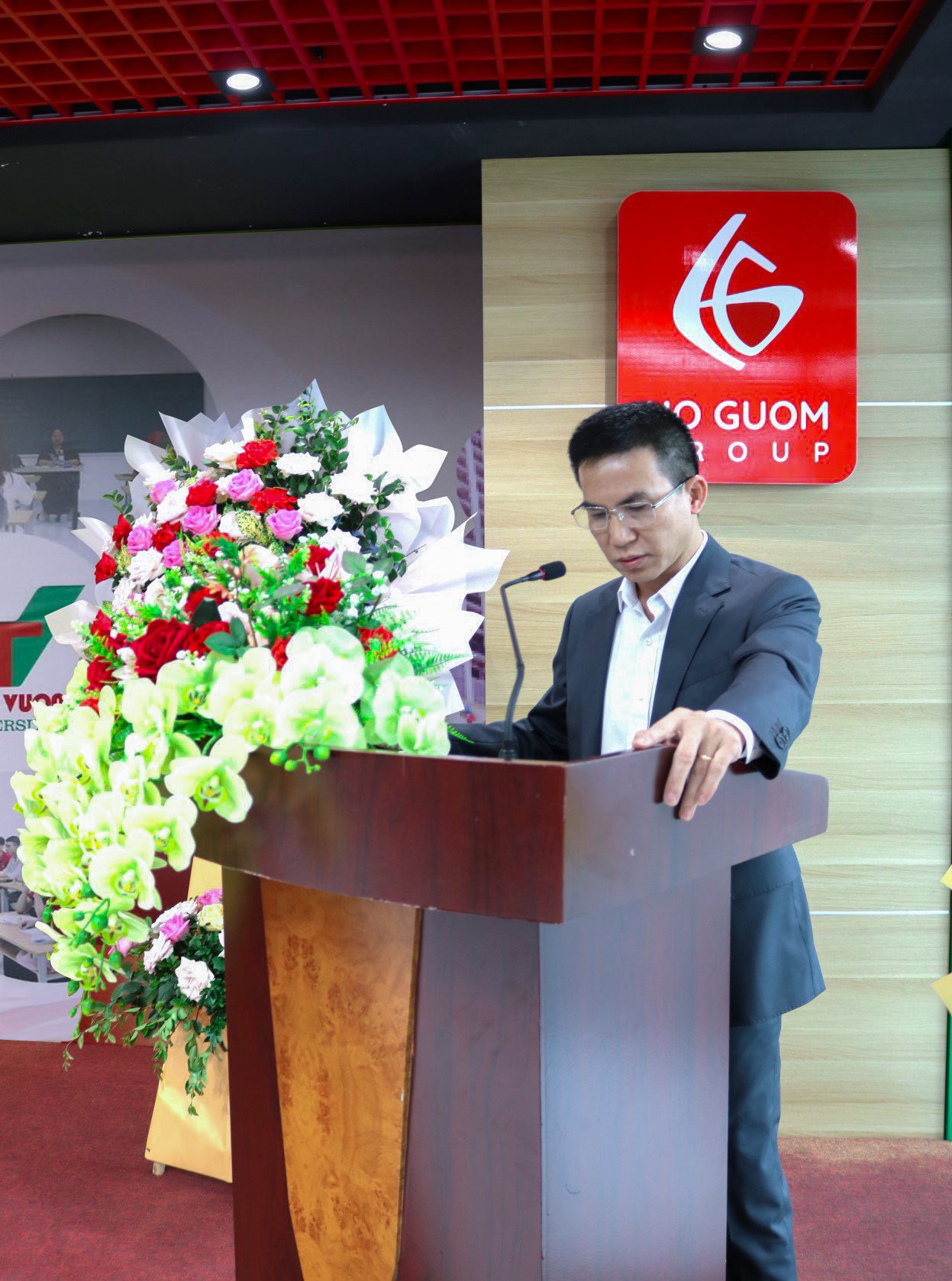 TS. Nguyễn Huy Oanh - Hiệu trưởng trường Đại học Trưng Vương phát biểu